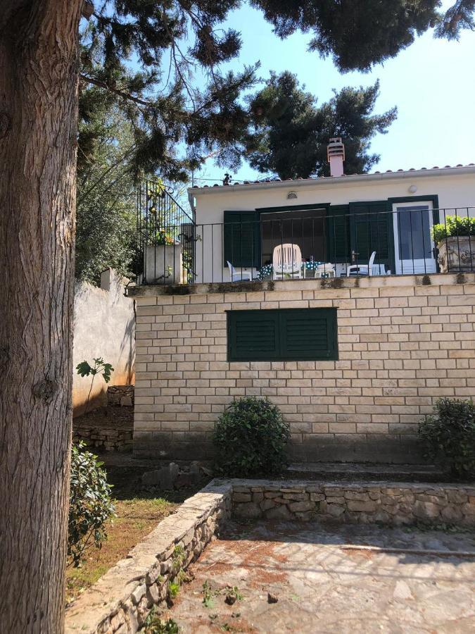 Holiday Home Pavarotti Supetar Extérieur photo