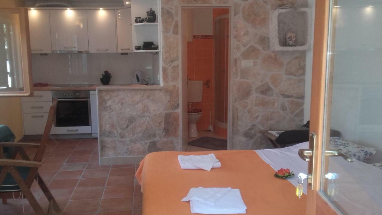 Holiday Home Pavarotti Supetar Extérieur photo